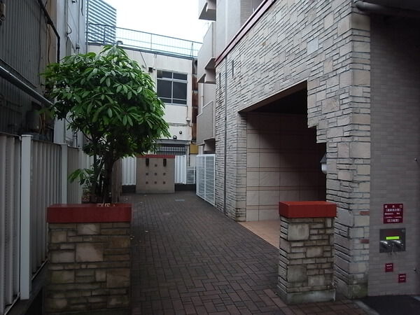 【セントラルコート武蔵小杉】エントランス周辺