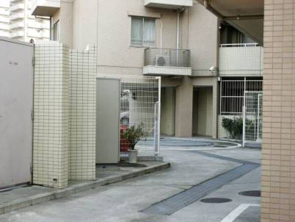 【クレッセント二子多摩川Ⅴ】エントランスアプローチ