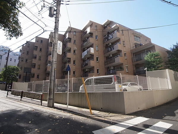【クイーンハイツ溝口】外観