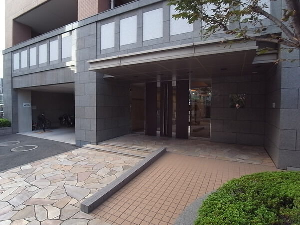 【ベルヴィータ溝の口】エントランス