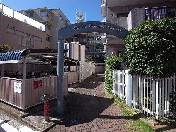 【コスモ登戸リバービュー】エントランス 【コスモ登戸リバービュー】エントランス