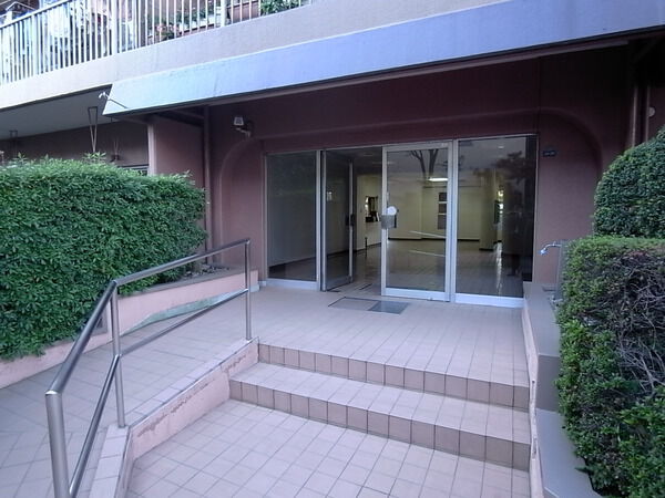 【メゾンドール新多摩川】エントランス 【メゾンドール新多摩川】エントランス