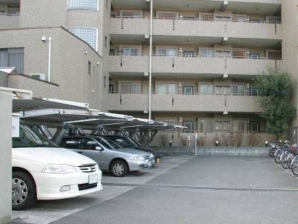 【向ヶ丘遊園ダイカンプラザⅡ号館】駐車場