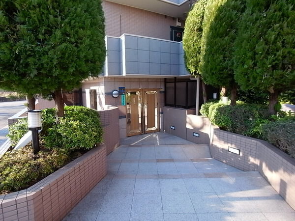 【マイキャッスル中野島参番館】エントランス 【マイキャッスル中野島参番館】エントランス