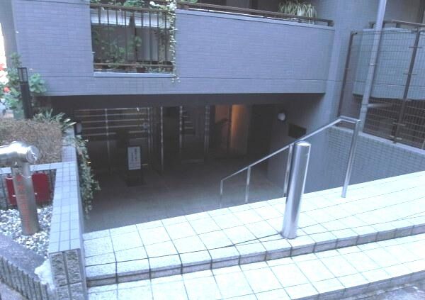 【コスモ向ヶ丘遊園ラミューゼ】エントランス