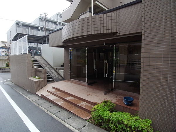【グリーンシティー鷺沼参番館】エントランス