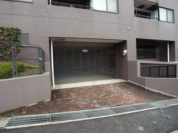 【シーアイマンション鷺沼】敷地内駐車場ゲート 【シーアイマンション鷺沼】敷地内駐車場ゲート