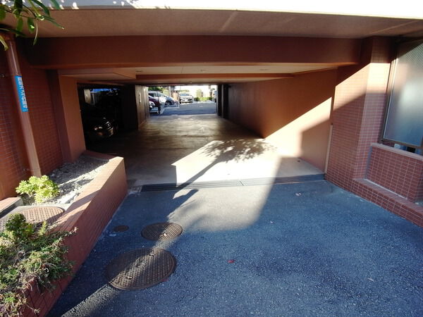 【パークサイドヒルズ宮前平】車路 【パークサイドヒルズ宮前平】車路