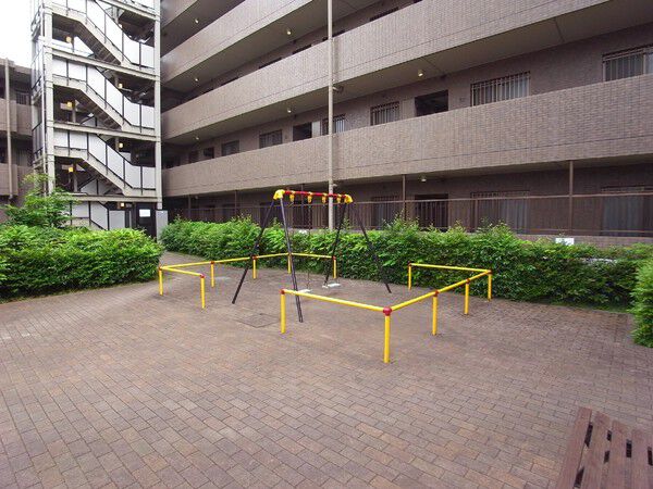 【宮前平ガーデンハウス】敷地内プレイロット 【宮前平ガーデンハウス】敷地内プレイロット