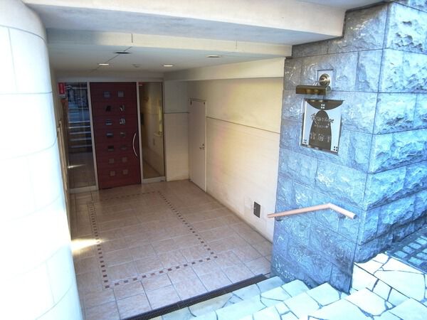 【ルネステージ宮前平】エントランス 【ルネステージ宮前平】エントランス