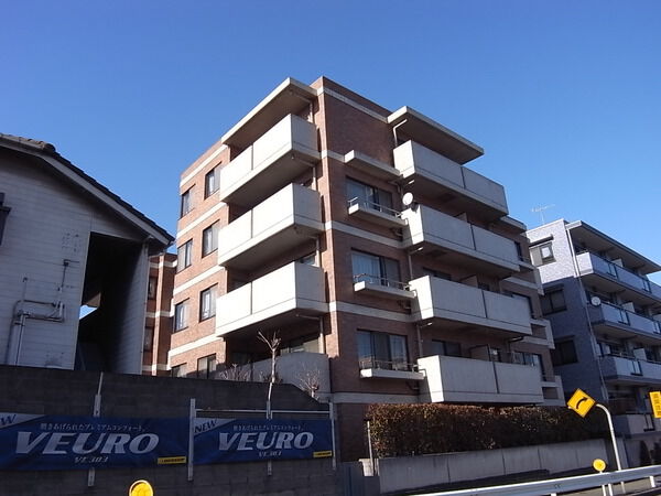 【ラフィネ鷺沼コート】マンション外観
