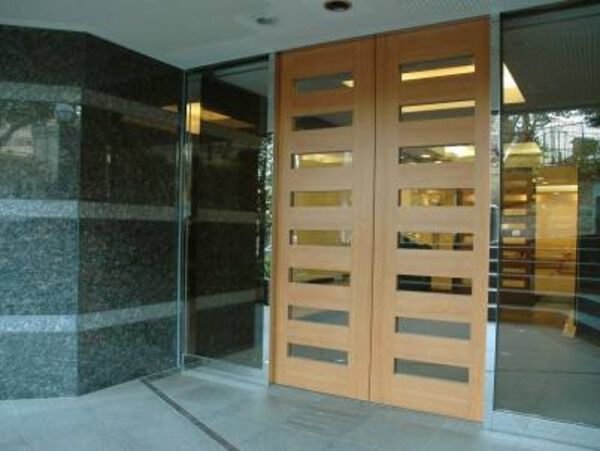 【ヒルハイツ宮前平ウエスト】エントランス