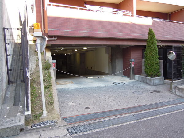 【ヒルハイツ宮前平イースト】車路