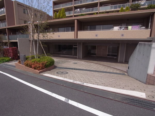 【藤和宮前平ホームズ】エントランス