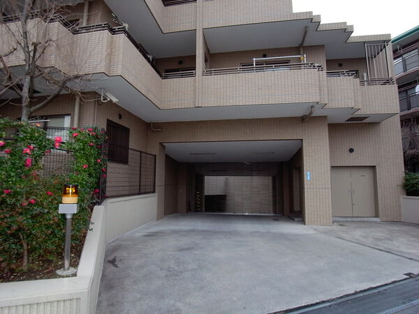 【テラス宮崎台】敷地内駐車場 【テラス宮崎台】敷地内駐車場