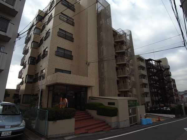 【ニューウェルテラス宮前平】外観