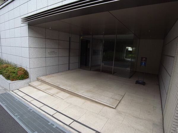【フォルム宮前平二丁目ヒルズ】エントランス