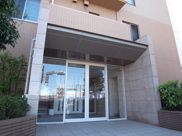 【ルイシャトレ鷺沼ヒルトップコート】エントランス 【ルイシャトレ鷺沼ヒルトップコート】エントランス