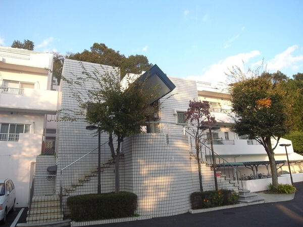 柿生ガーデンズ