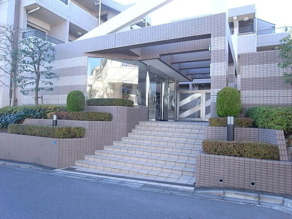 ルイシャトレ百合ヶ丘ヒルズ 2枚目 ルイシャトレ百合ヶ丘ヒルズ