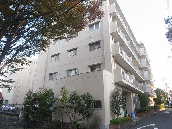 日商岩井百合が丘マンション 2枚目 日商岩井百合が丘マンション