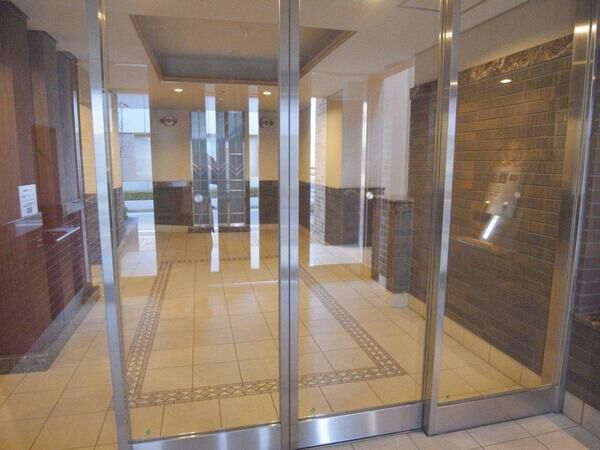 【グランソレイユ橋本】清潔感ある綺麗なエントランス 【グランソレイユ橋本】清潔感ある綺麗なエントランス