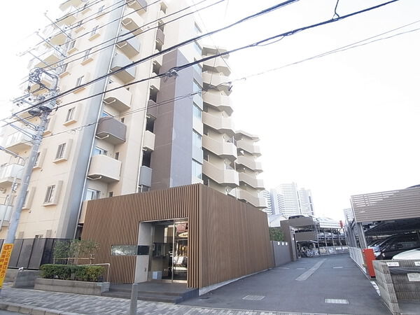 【ライオンズシティ橋本レジデンス】敷地内駐車場等、共用部分の雰囲気