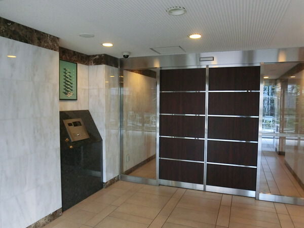 【レクセルガーデン相模原】エントランス