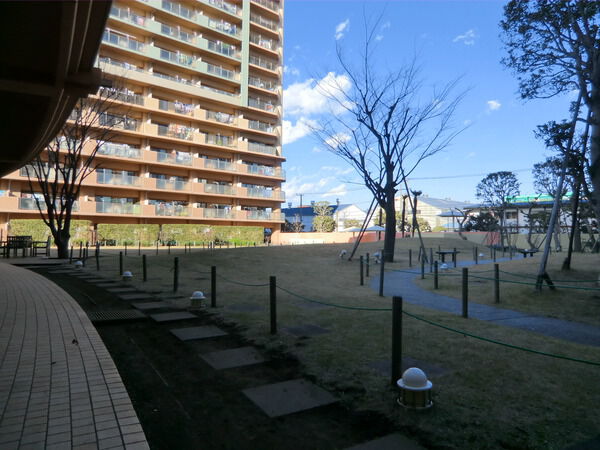 【グレーシアパーク湘南平塚】中庭 【グレーシアパーク湘南平塚】中庭