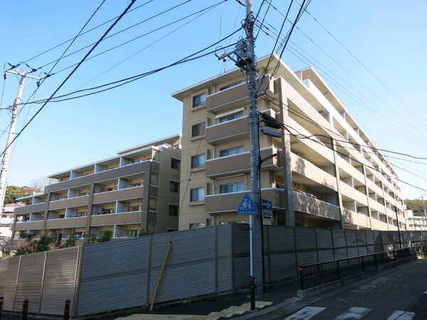【ライオンズガーデンテラス鎌倉山崎】現地外観 その3 【ライオンズガーデンテラス鎌倉山崎】現地外観 その3