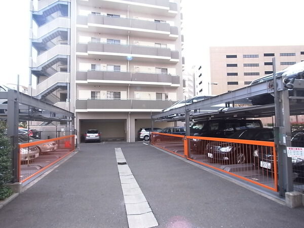 【パークグランディ湘南辻堂】駐車場