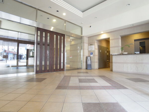 【クリオ茅ヶ崎駅前壱番館】エントランスホール 【クリオ茅ヶ崎駅前壱番館】エントランスホール