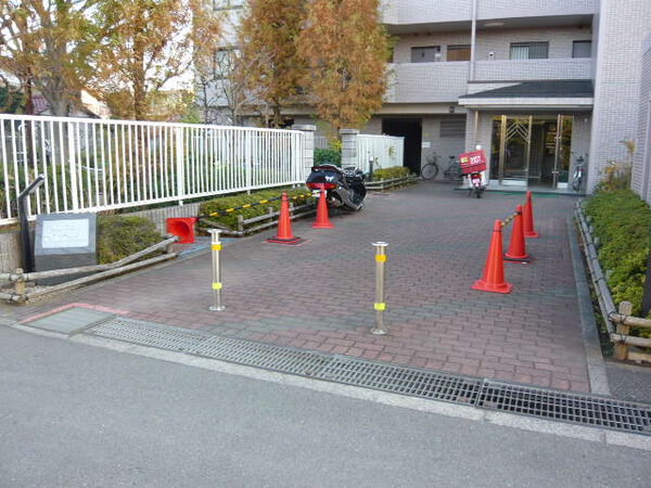 【東急ドエルアルス大和】エントランス