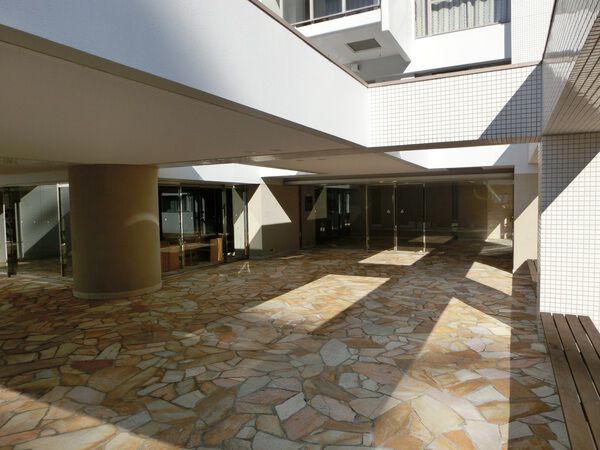 【プリオール葉山の杜】エントランス 【プリオール葉山の杜】エントランス