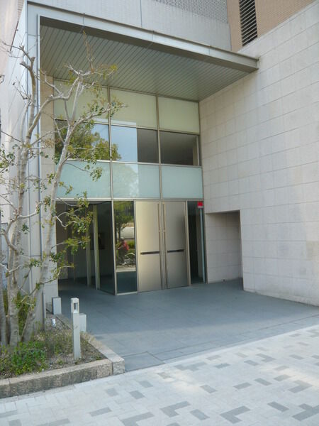 【プラウド星が丘元町】エントランス