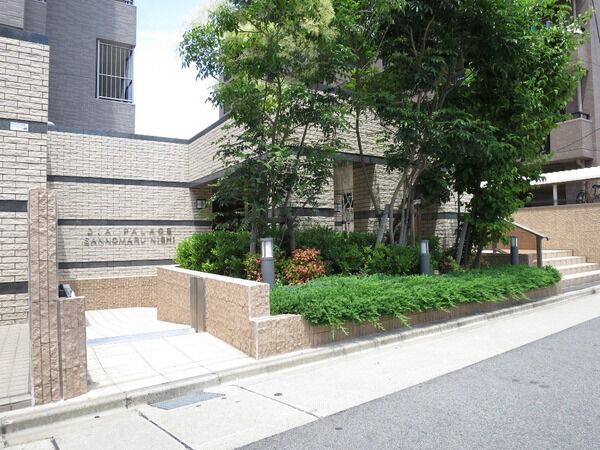 【ダイアパレス三の丸西】アプローチ