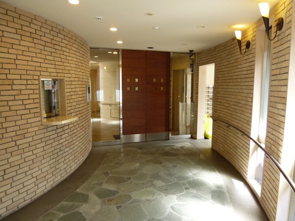 【シティハウス伏見駅前】エントランス入り口