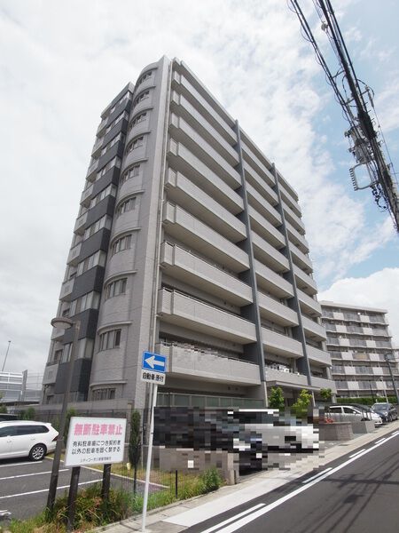 ファミリアーレ小坂