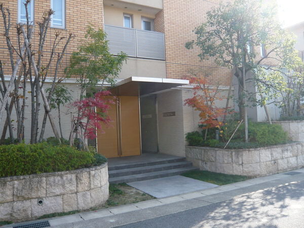 【グランドメゾン上社ヒルズ】エントランス