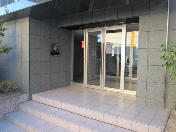 【フレスト岡崎大樹寺】エントランス