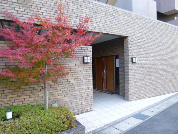 【グランステイツ高蔵寺】エントランス