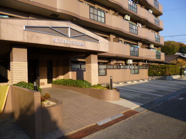 【サンハウス高蔵寺】エントランス 【サンハウス高蔵寺】エントランス