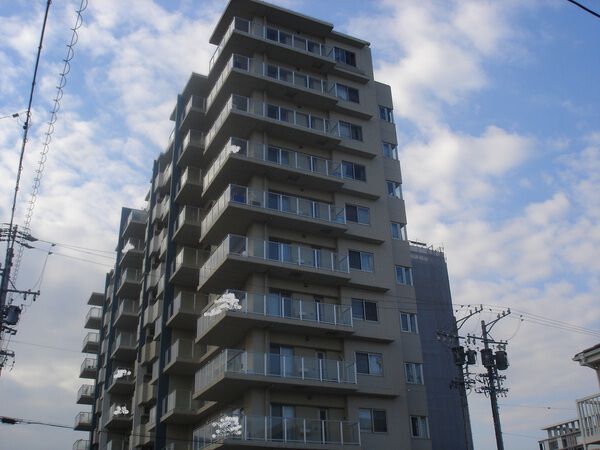 ゼスタ浄水駅前