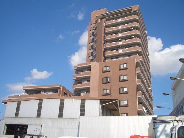 【エクセレンス前後】外観写真