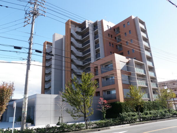 【ローレルスクエア蟹江本町】ウエストウイング外観２