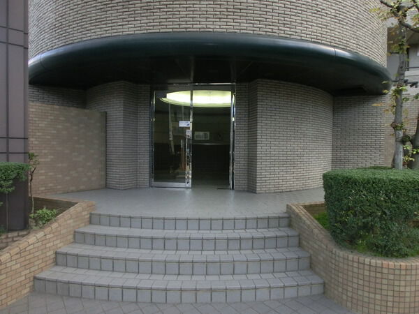 【アピエス富吉】マンション入口 【アピエス富吉】マンション入口