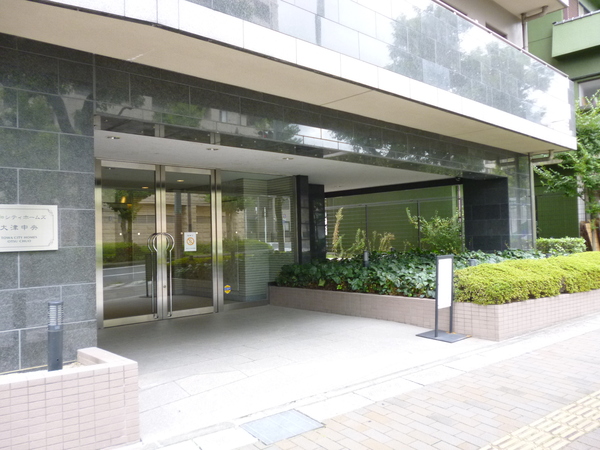 【藤和シティホームズ大津中央】エントランス前