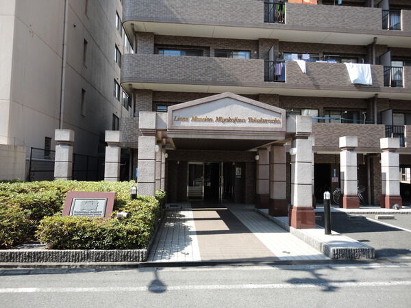 【ライオンズマンション都島高倉町】エントランス