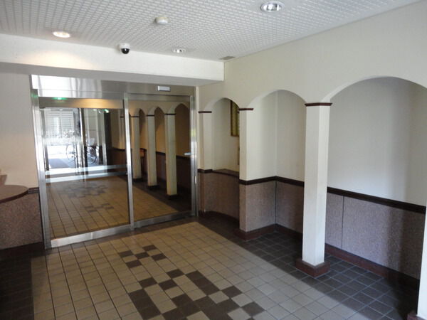 【ライオンズマンション都島高倉町】玄関オートロック