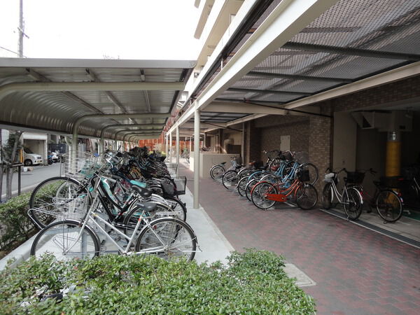 【キングマンション都島2】自転車置場 【キングマンション都島2】自転車置場